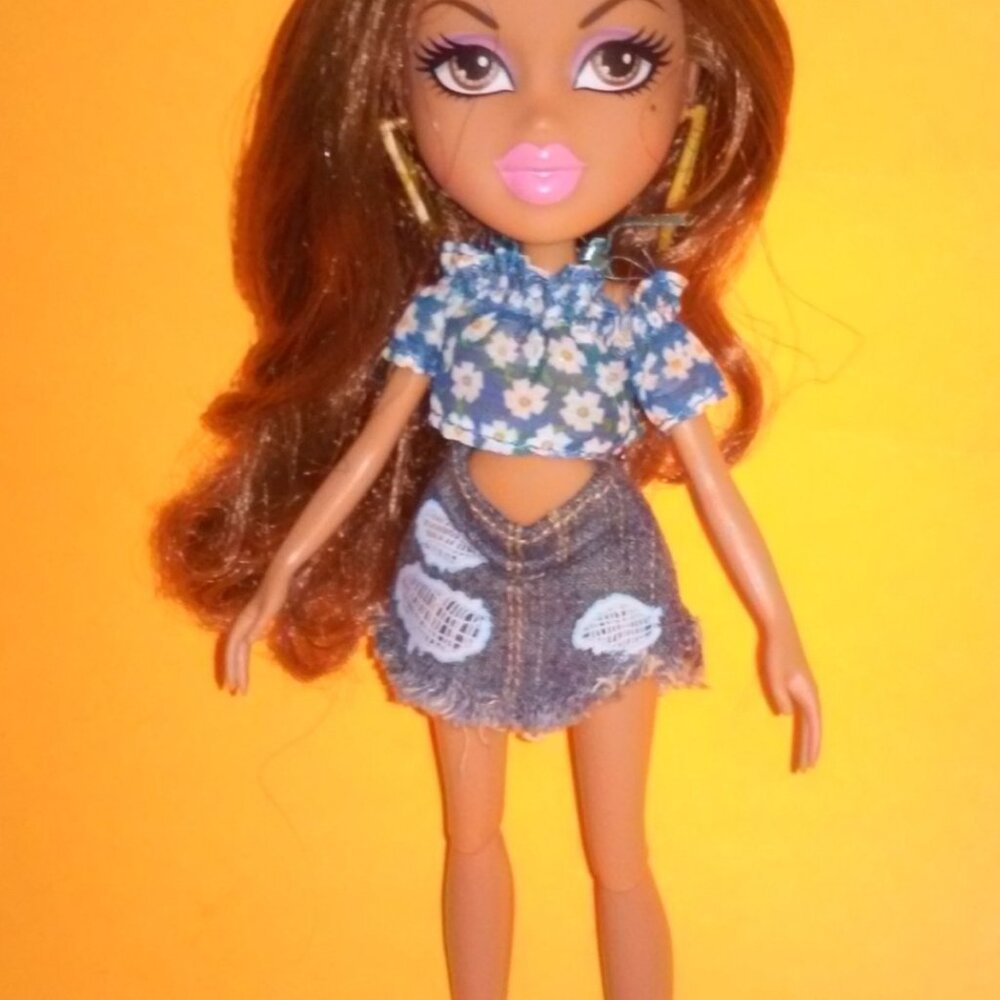 Bratz doll hello my name is Yasmin